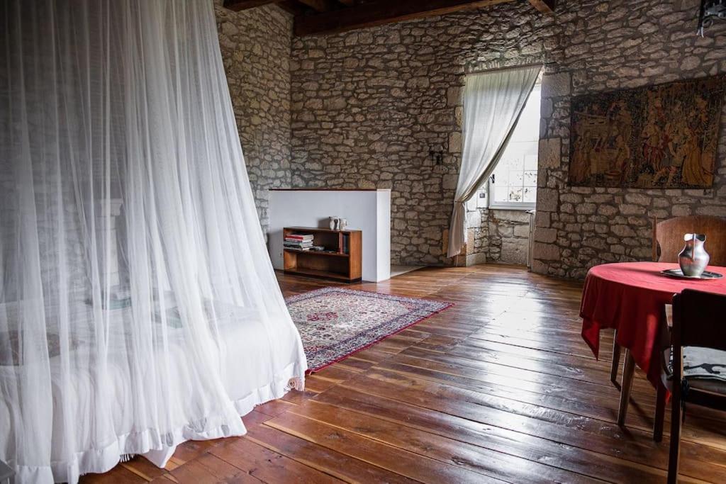 Chateau Barayre - Beautiful 12Th Century Castle With Pool And Large Garden Laussou Exterior foto