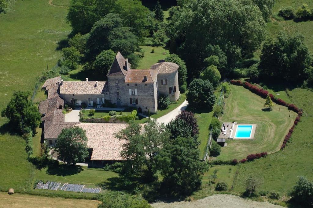 Chateau Barayre - Beautiful 12Th Century Castle With Pool And Large Garden Laussou Exterior foto